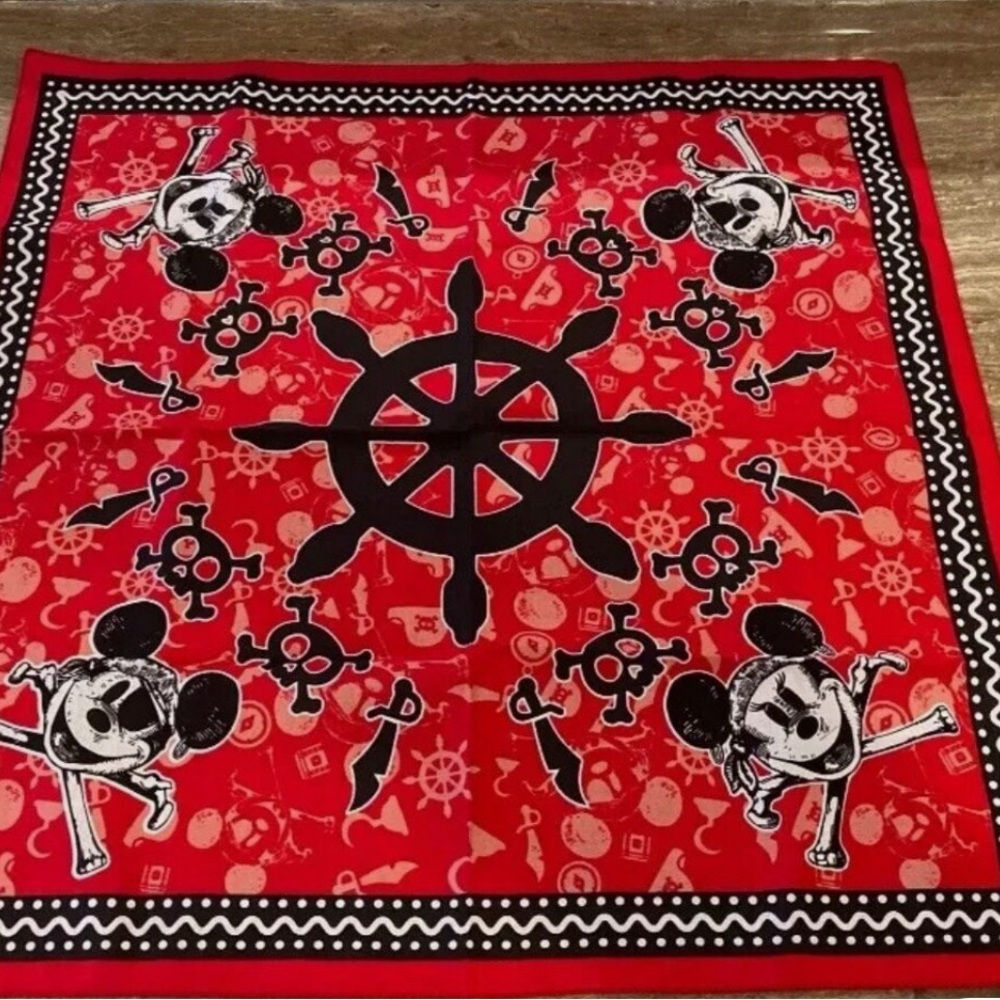 Disney pirate night bandana - Picture 4 of 4